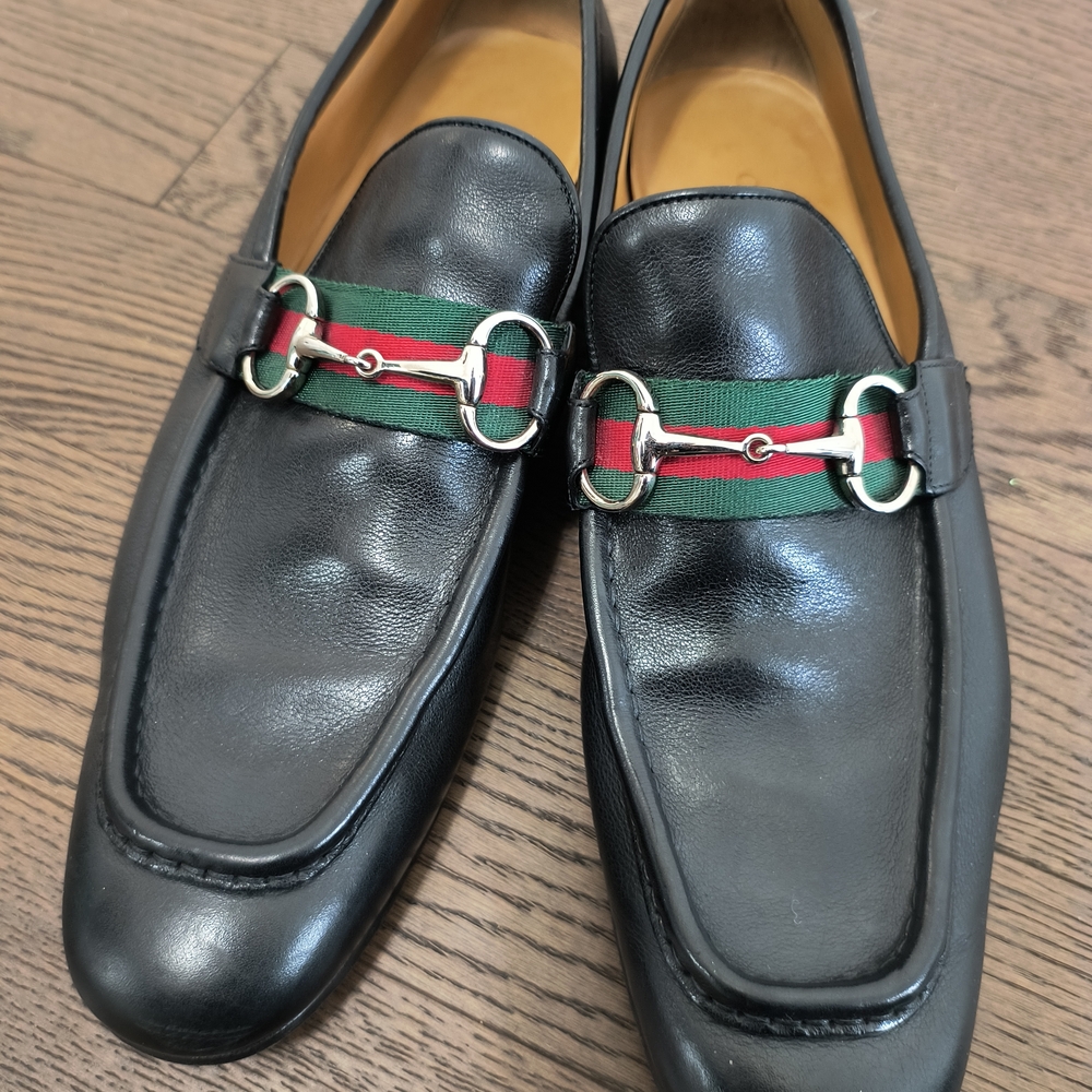 Gucci Black Leather Loafers with Red and Green Stripes. See Measurements